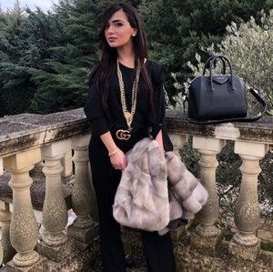 Meet your Posher, Jasmine